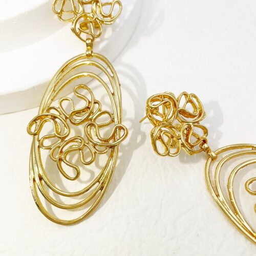 Top trending large size drop earrings for women, featuring the latest 18K gold-plated design.