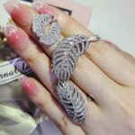 Girls Fashion Jewellery Feathers pattern silver color light weight casual Jewellery Party Wear