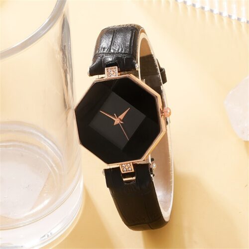 Matching watches and jewelry set for women, a coordinated and stylish accessory collection.