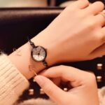 Ladies Bangle Bracelet Luxury Watches Stainless Steel Retro Quartz Wrist Watches Women Fashion Casual Women Dress Watch