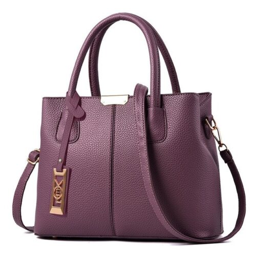 Crossbody handbag with European and American design, featuring a simple, large capacity, single shoulder style, and a solid color