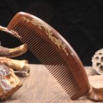 Gold silk sandalwood comb crescent 16cm electrostatic comb curly wood comb